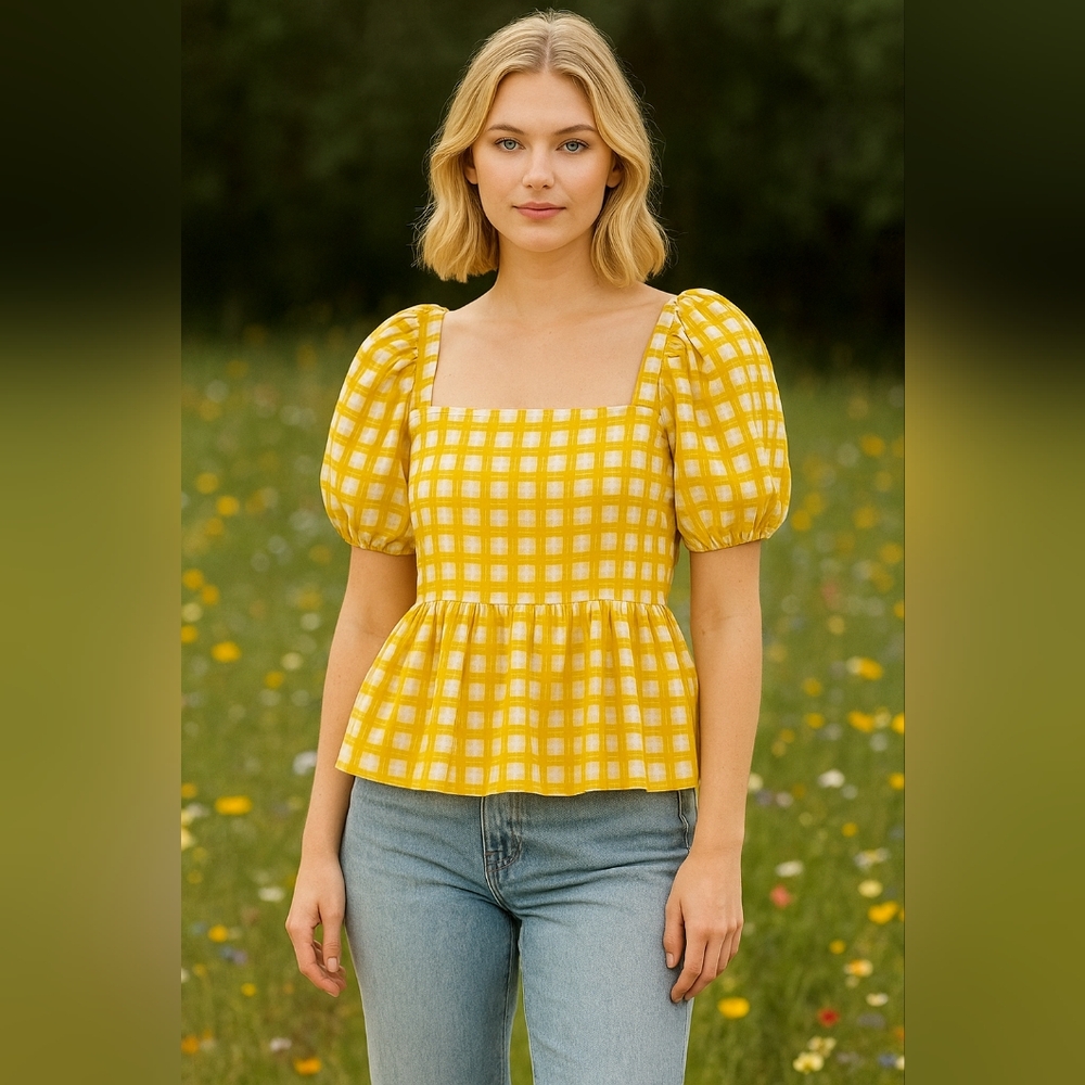 3/$20! Hudson North Peplum Picnic Blouse